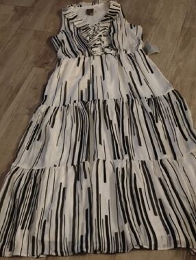Taylor Black & White Striped Tiered Casual Dress🆕✨🌹